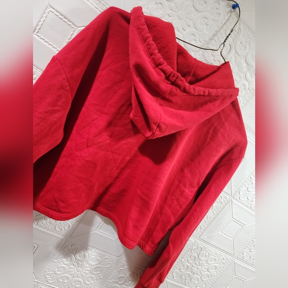 DIVIDED Red cut top - Picture 6 of 6